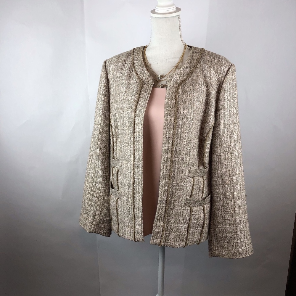 Chicos Tweed Blazer w/ raw edge piping Size 2 (10)